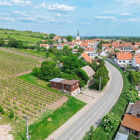 Vinny Sklep Monty Přítluky Buitenkant foto